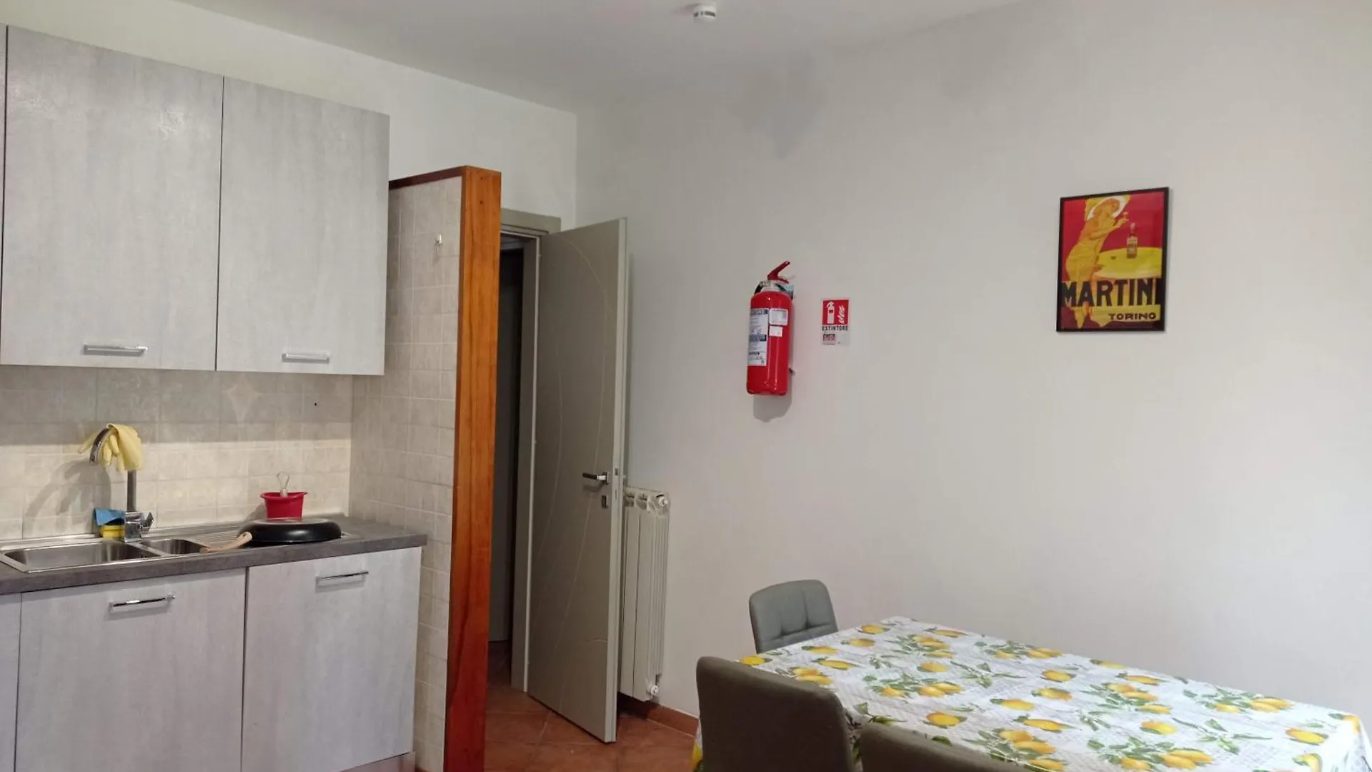 Alloggio Per Uso Turistico Falcocchio Massimo 로마 0*,